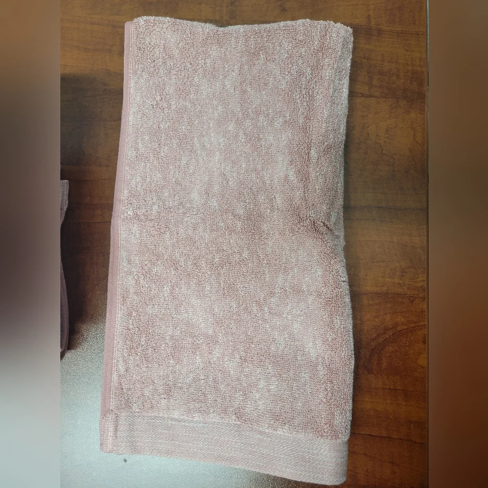 Casaluna Rose Hand Towel Set Of 4 NWT